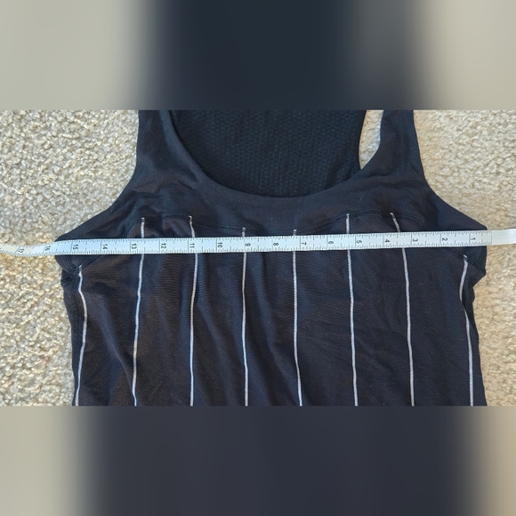Lululemon First Base Tank Size 4-6 - Picture 5 of 7